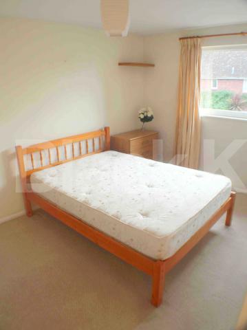 			LET, 3 Bedroom, 1 bath, 1 reception House			 Delverton Road, Kennington
